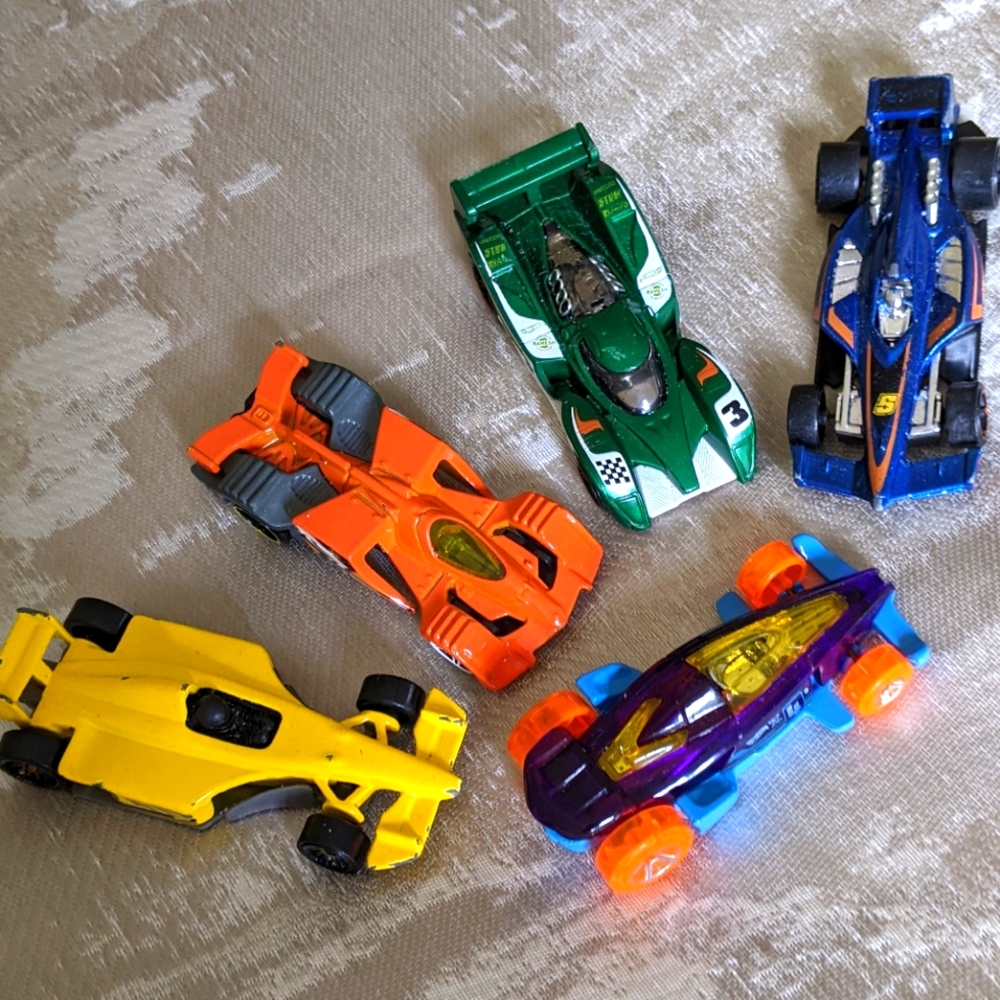 🚘 HOT WHEELS SET OF FIVE SPORTS CARS